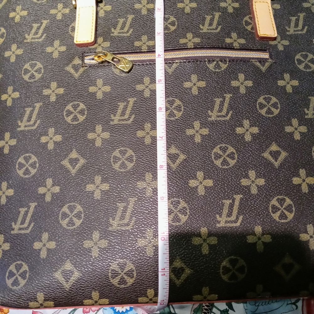 Tote Style Purse - Picture 4 of 9